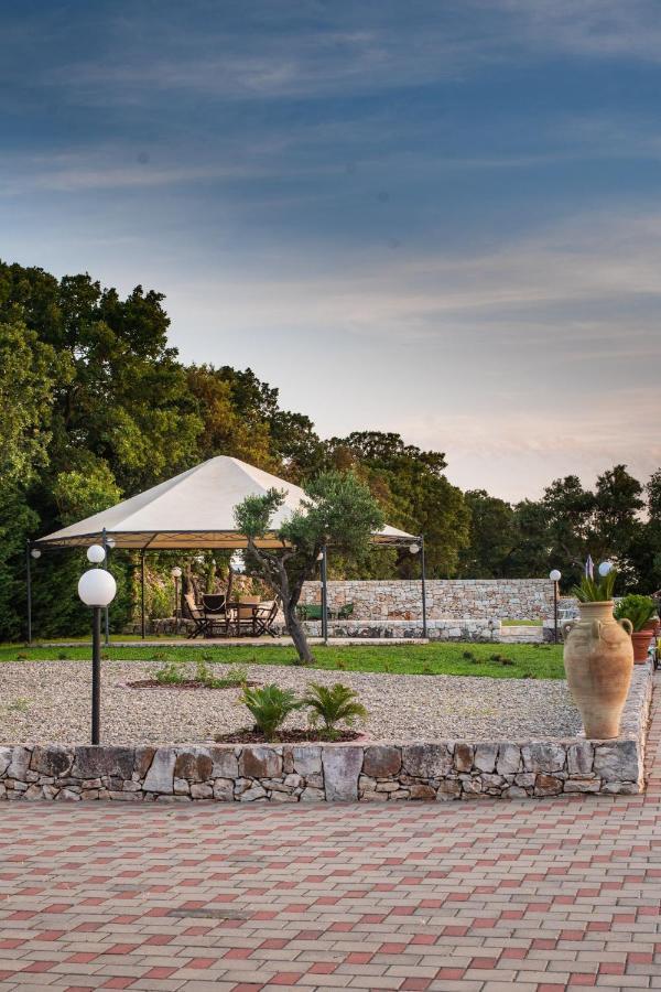 Villa Patrizia-Luxury Villa موتولا المظهر الخارجي الصورة