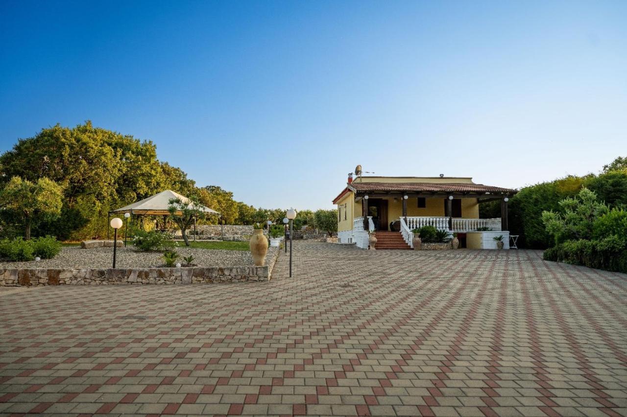 Villa Patrizia-Luxury Villa موتولا المظهر الخارجي الصورة
